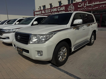 تويوتا  لاند كروزر  جي اكس  2012  اوتوماتيك  300,000 كم  6 سلندر  دفع رباعي  اس يو في  أبيض