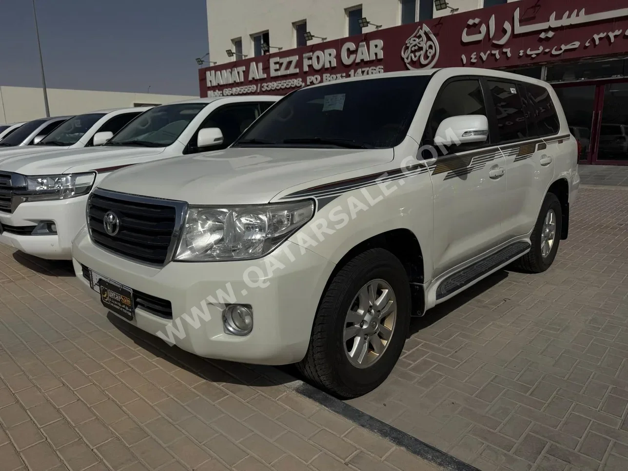 تويوتا  لاند كروزر  جي اكس  2012  اوتوماتيك  300,000 كم  6 سلندر  دفع رباعي  اس يو في  أبيض