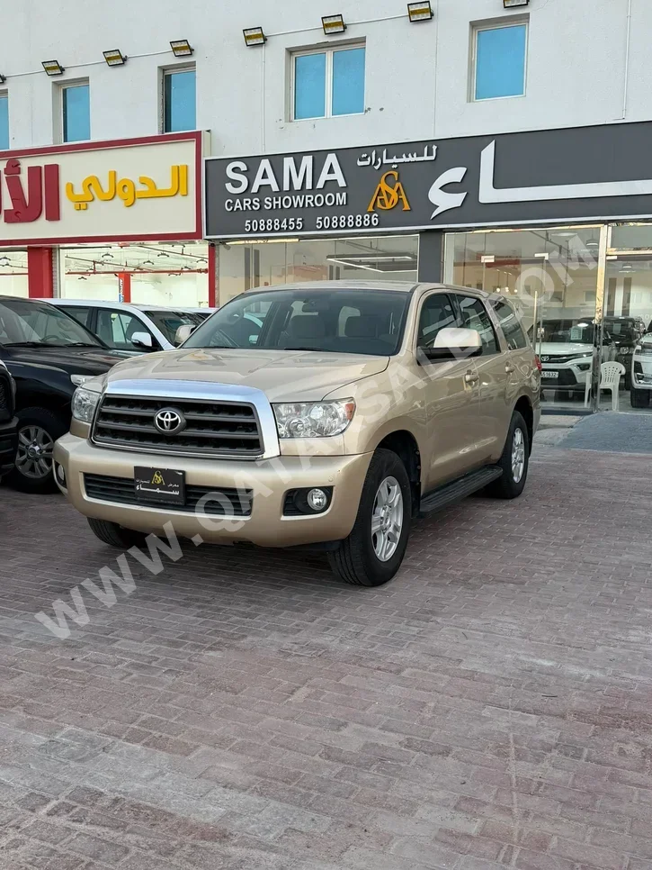 Toyota Sequoia 2015 Automatic 192,000 Km 8 Cylinder Four Wheel Drive (4WD) SUV Gold