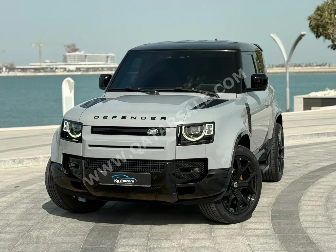 لاند روفر  ديفيندر  90  2022  اوتوماتيك  83,000 كم  4 سلندر  دفع رباعي  اس يو في  رمادي