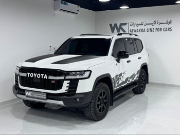 Toyota  Land Cruiser  GR Sport Twin Turbo  2024  Automatic  46,000 Km  6 Cylinder  Four Wheel Drive (4WD)  SUV  White  With Warranty