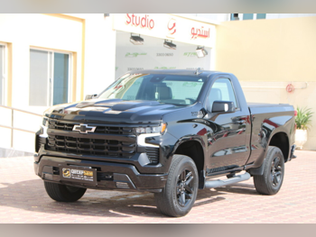 شفروليه  سلفرادو  تريل بووز  2022  اوتوماتيك  50,000 كم  8 سلندر  دفع رباعي  بيكب  أسود  تحت الضمان