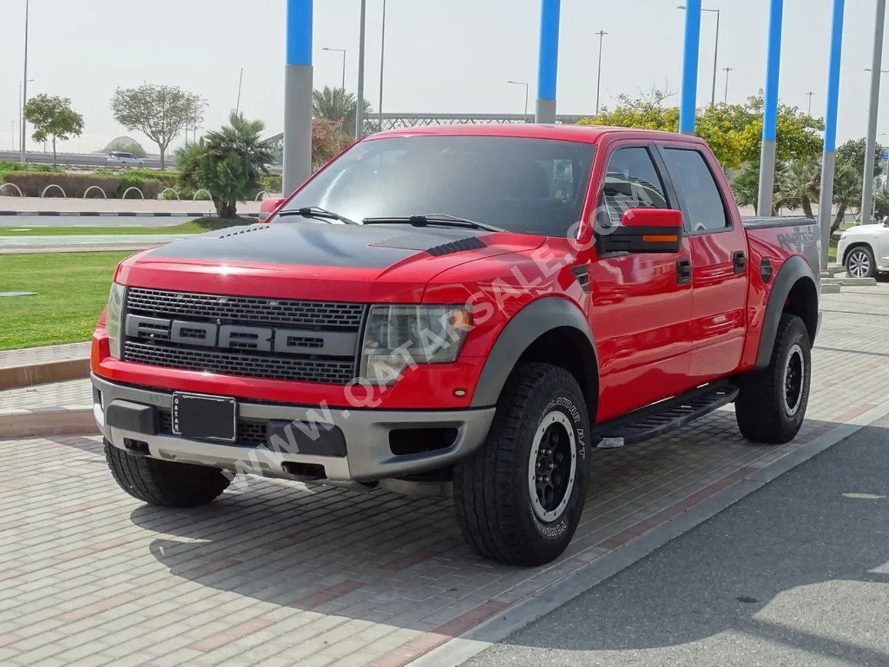 Ford  Raptor  SVT  2013  Automatic  239,000 Km  8 Cylinder  Four Wheel Drive (4WD)  Pick Up  Red