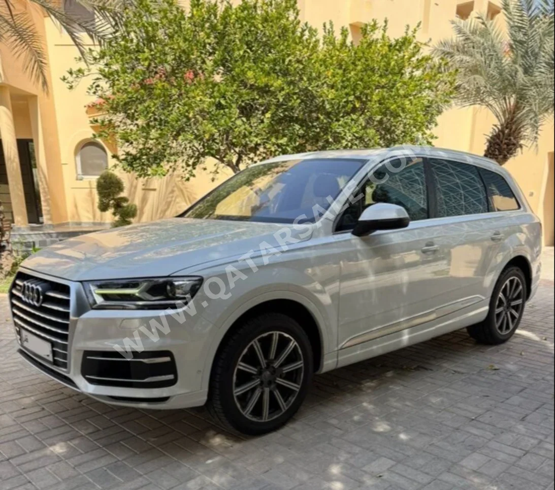 اودي كيو 7 45 تي اف اس اي كواترو 2017 اوتوماتيك 92,000 كم 6 سلندر دفع كلي مستمر اس يو في أبيض
