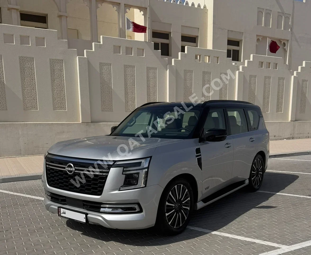 نيسان باترول بلاتينيوم تيربو 2025 اوتوماتيك 8,000 كم 6 سلندر دفع رباعي اس يو في فضي تحت الضمان