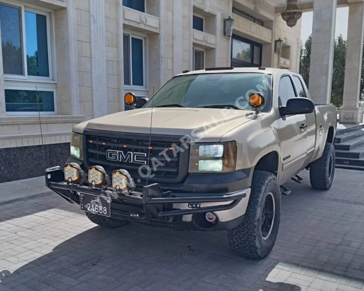 جي ام سي  سييرا  1500  2008  اوتوماتيك  440,000 كم  8 سلندر  دفع رباعي  بيكب  فضي