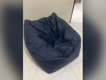 أسرة هوائية وأكياس النوم