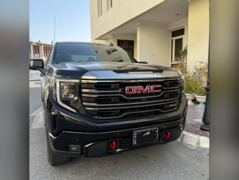 GMC Sierra AT4 2023 Automatic 46,000 Km 8 Cylinder Four Wheel Drive (4WD) Pick Up Black With Warranty