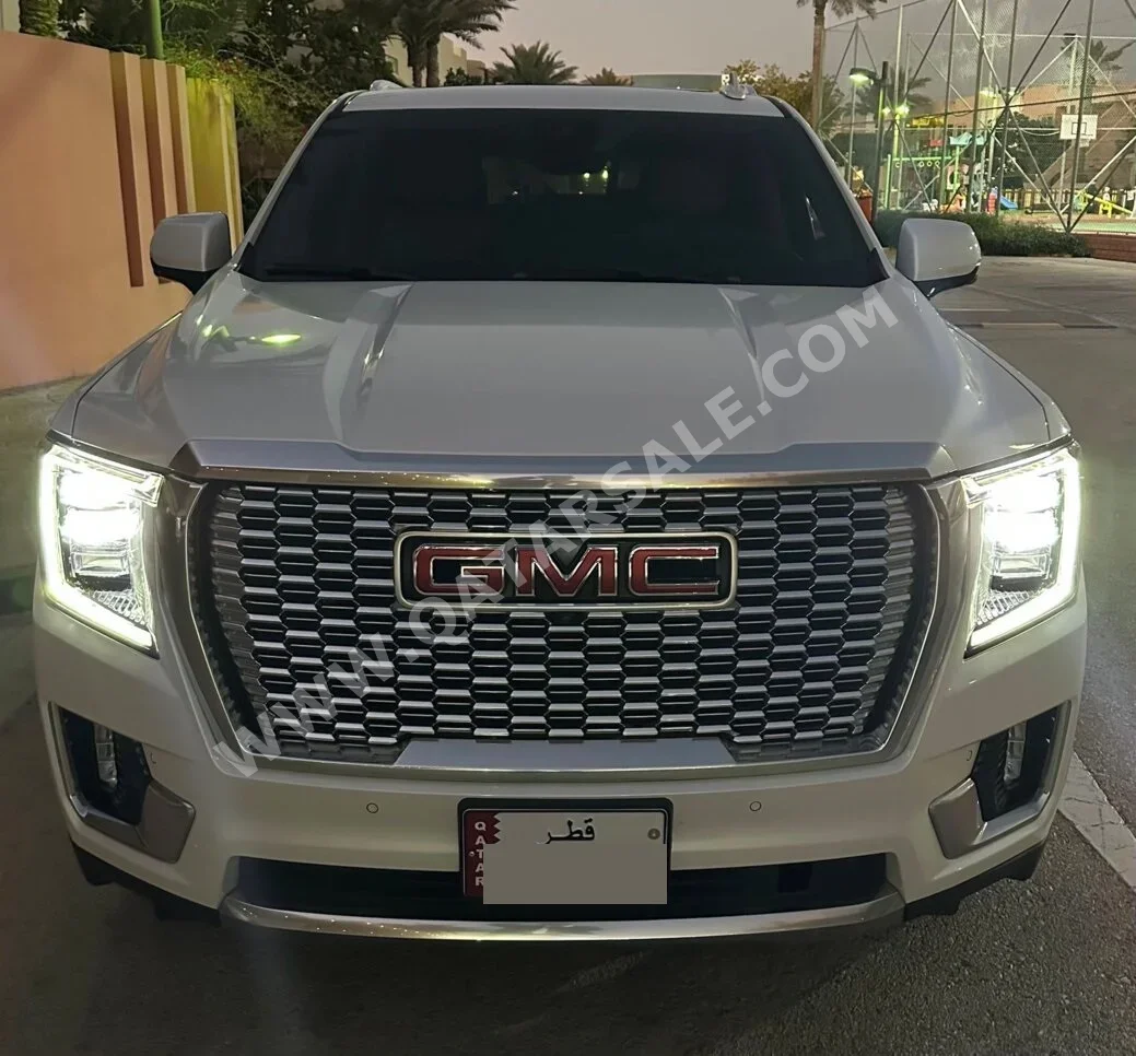 جي ام سي يوكون دينالي 2023 اوتوماتيك 54,000 كم 8 سلندر دفع رباعي اس يو في أبيض تحت الضمان