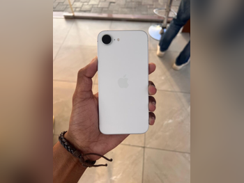 Mobile Phones Apple  - Iphone 16  - White  - 128 GB  - Under Warranty