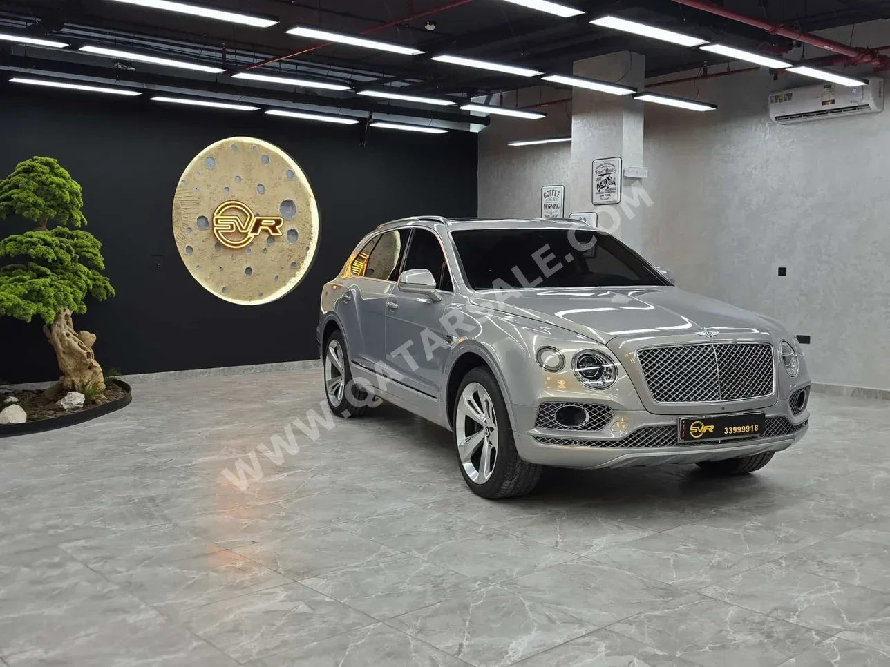 بنتلي  بينتايجا  2017  اوتوماتيك  125,000 كم  12 سلندر  دفع رباعي  اس يو في  فضي
