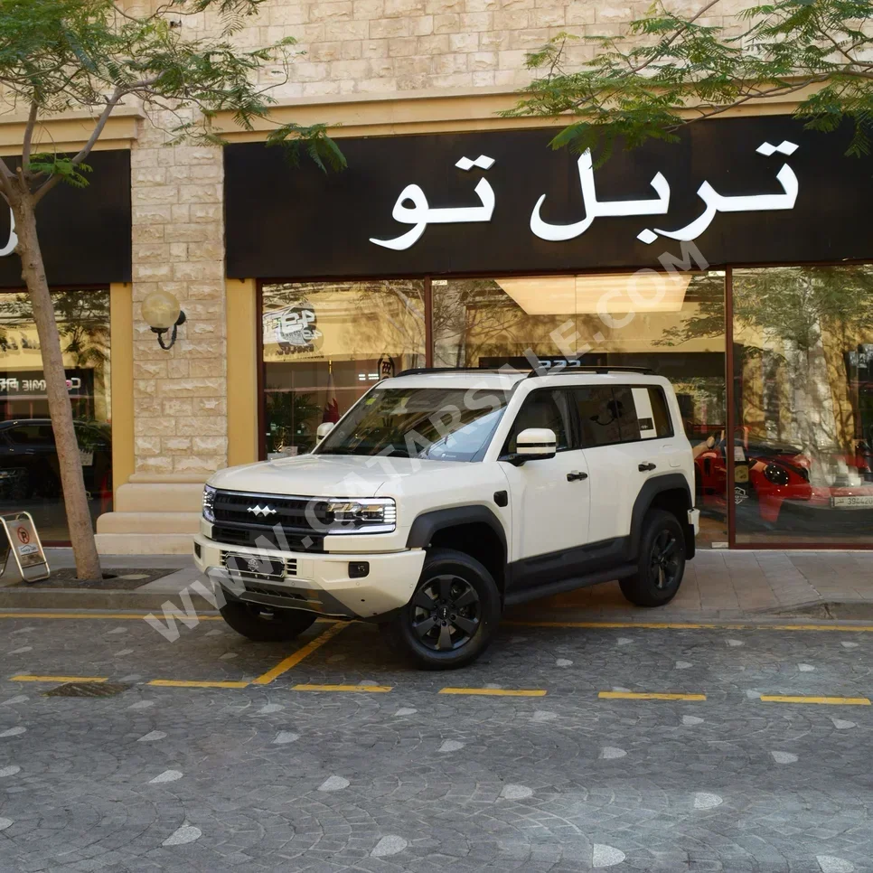 بي واي دي ليوبيرد 5 2025 اوتوماتيك 200 كم 4 سلندر دفع رباعي اس يو في أبيض تحت الضمان