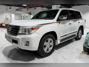Toyota  Land Cruiser  GXR  2012  Automatic  379,000 Km  6 Cylinder  Four Wheel Drive (4WD)  SUV  White