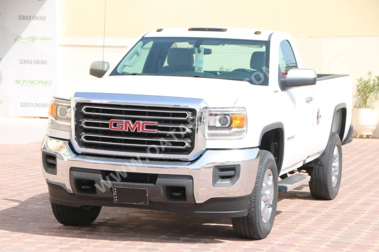 جي ام سي  سييرا  2500 HD  2016  اوتوماتيك  55,000 كم  8 سلندر  دفع رباعي  بيكب  أبيض