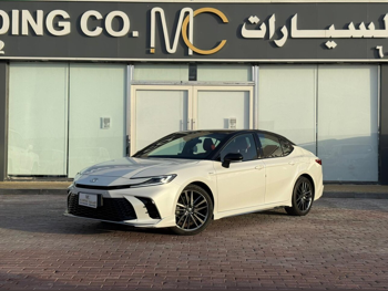 Toyota  Camry  Hybrid  2025  Automatic  7,000 Km  4 Cylinder  Front Wheel Drive (FWD)  Sedan  White  With Warranty