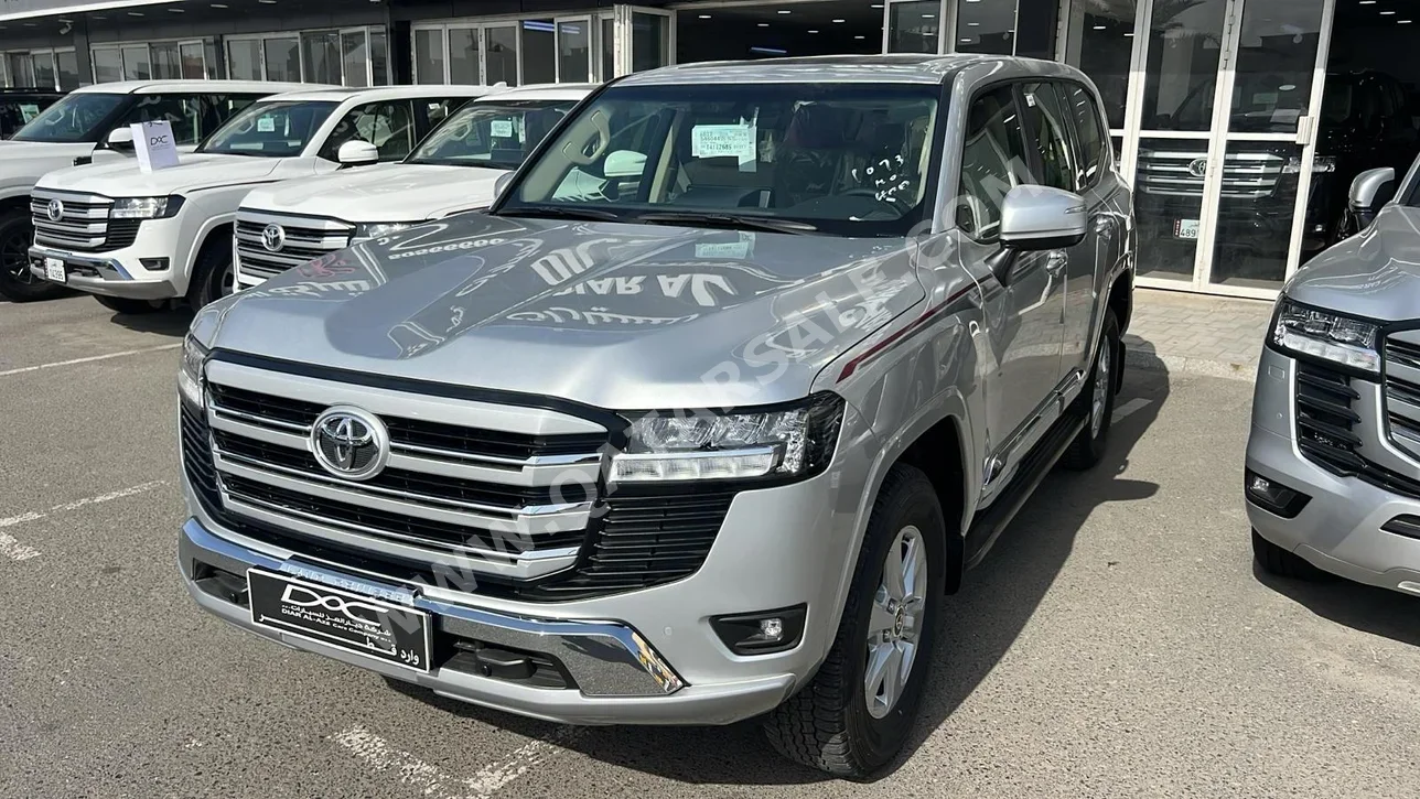تويوتا  لاند كروزر  جي اكس ار  2026  اوتوماتيك  0 كم  6 سلندر  دفع رباعي  اس يو في  فضي  تحت الضمان