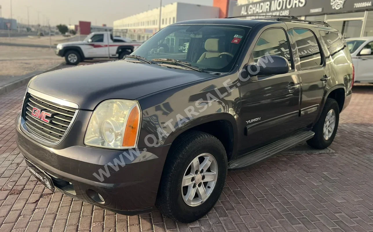 GMC Yukon 2010 Automatic 300,000 Km 8 Cylinder Four Wheel Drive (4WD) SUV Black