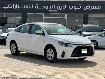 تويوتا  ياريس  2023  اوتوماتيك  70,000 كم  4 سلندر  سحب امامي  سيدان  أبيض
