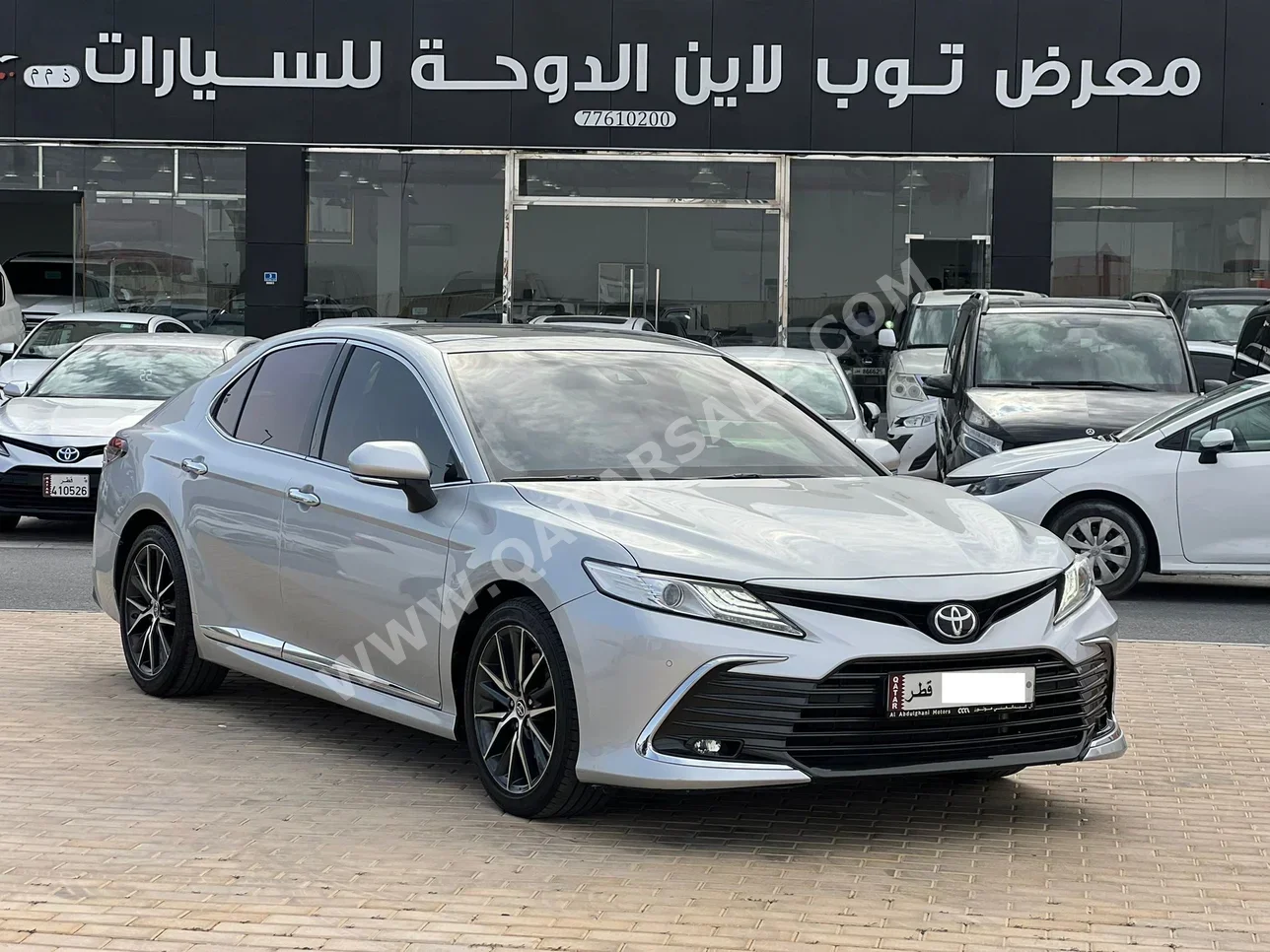 تويوتا كامري ليمتد 2024 اوتوماتيك 34,000 كم 6 سلندر سحب امامي سيدان فضي تحت الضمان