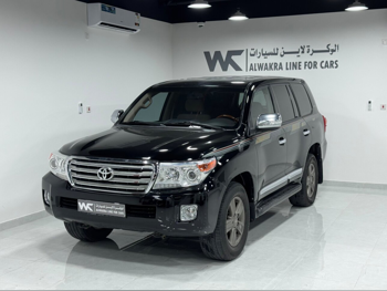 Toyota  Land Cruiser  GXR  2015  Automatic  275,000 Km  8 Cylinder  Four Wheel Drive (4WD)  Sedan  Black  With Warranty
