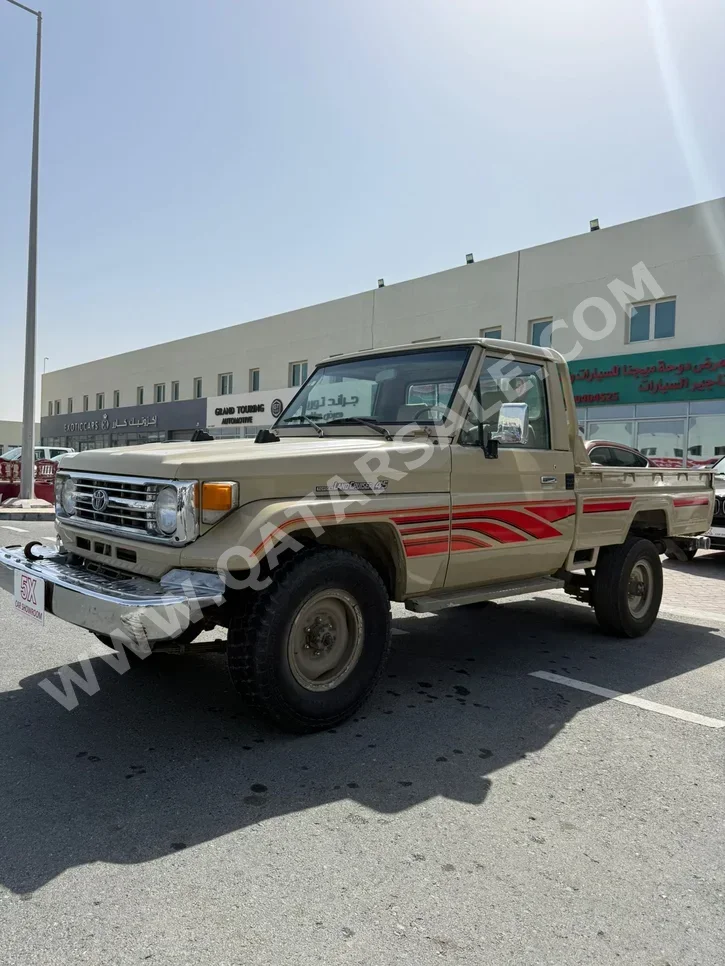 تويوتا لاند كروزر ال اكس 1998 عادي 85,000 كم 6 سلندر دفع رباعي بيكب بيج