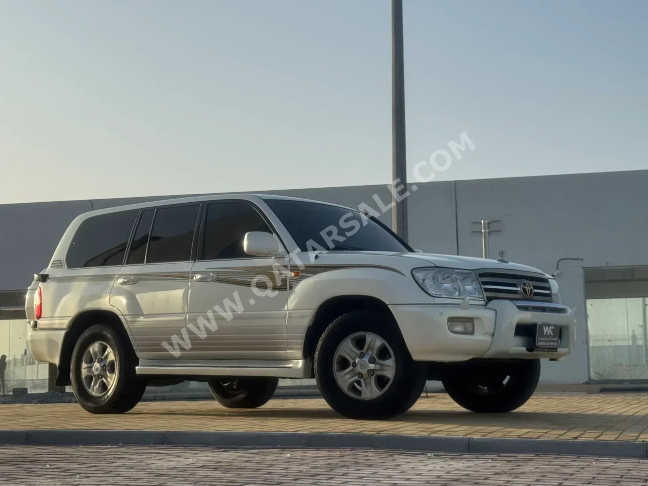 Toyota Land Cruiser VXR 2007 Automatic 335,000 Km 8 Cylinder Four Wheel Drive (4WD) SUV White