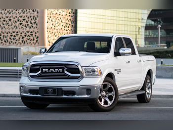 دودج  رام  لاراميي  2020  اوتوماتيك  117,000 كم  8 سلندر  دفع كلي مستمر  بيكب  أبيض