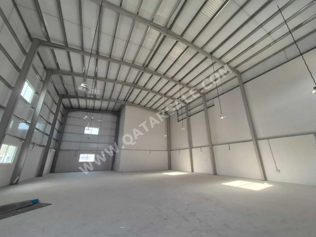 Warehouses & Stores - Al Wakrah  - Barkit Al Awamer  -Area Size: 1000 Square Meter