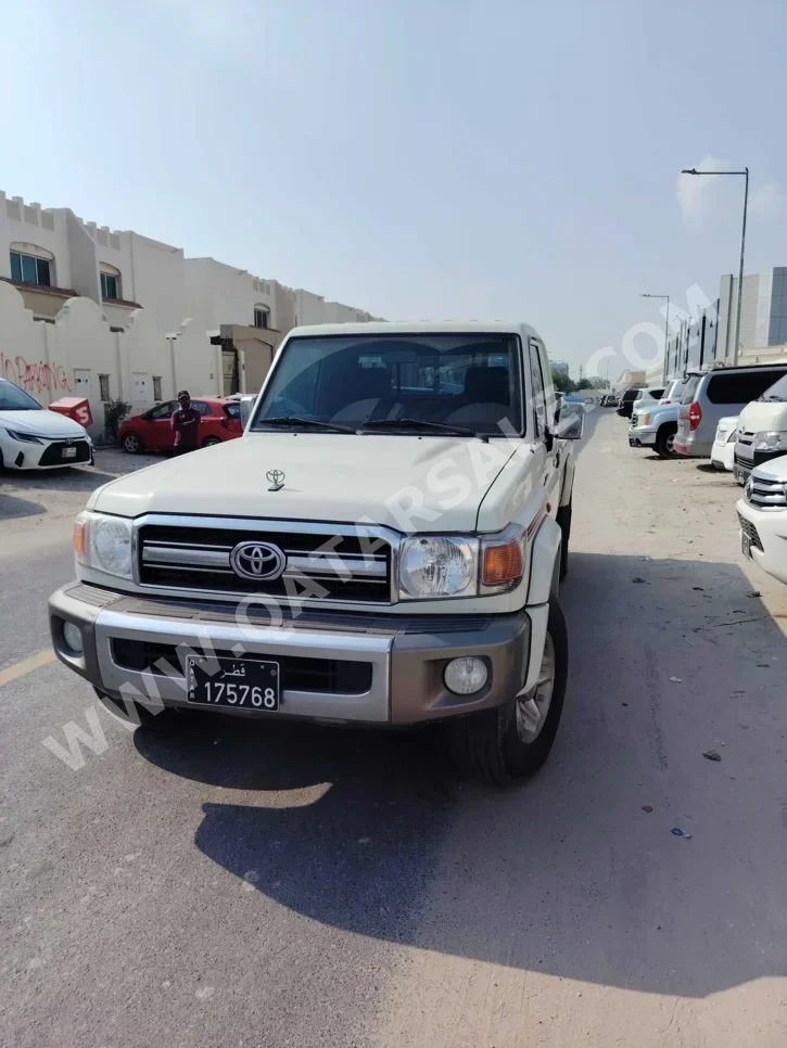 Toyota  Land Cruiser  LX  2022  Manual  130,000 Km  6 Cylinder  Four Wheel Drive (4WD)  Pick Up  White
