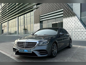 مرسيدس - بنز  اس - كلاس  450اي ام جي  2019  اوتوماتيك  61,000 كم  6 سلندر  دفع خلفي  سيدان  رمادي فاتح