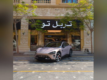 شاومي  واي يو 7  ماكس  2025  اوتوماتيك  1,700 كم  0 سلندر  دفع كلي مستمر  سيدان  بنفسجي