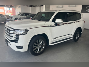 Toyota  Land Cruiser  GXR Twin Turbo  2025  Automatic  14,000 Km  6 Cylinder  Four Wheel Drive (4WD)  SUV  White  With Warranty