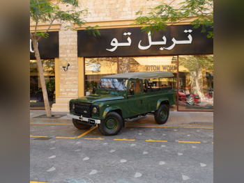 لاند روفر  ديفيندر  1999  عادي  175,140 كم  6 سلندر  دفع رباعي  اس يو في  أخضر