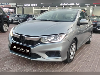 هوندا  سيتي  2020  اوتوماتيك  115,000 كم  4 سلندر  سحب امامي  سيدان  فضي