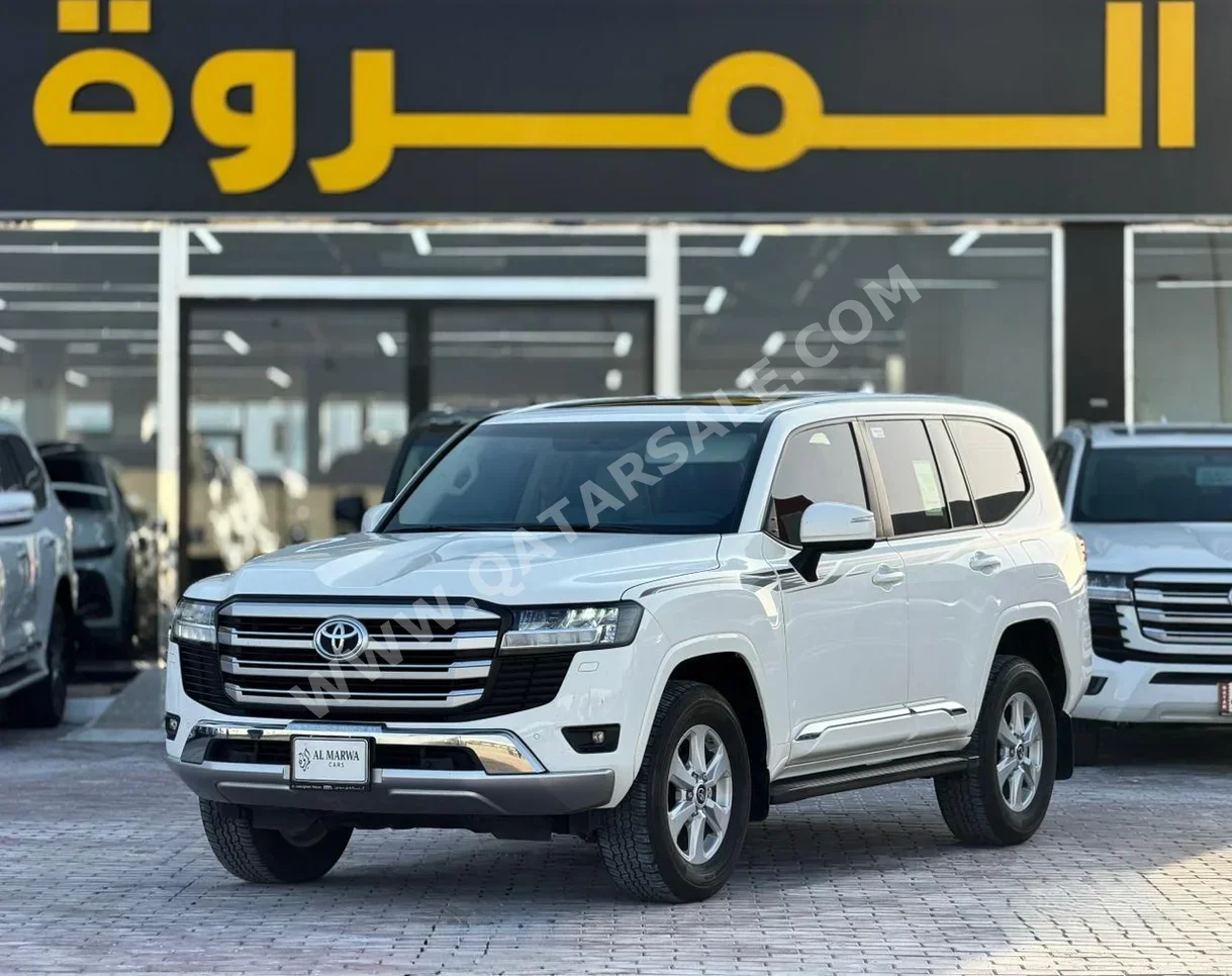 Toyota  Land Cruiser  GXR  2024  Automatic  32,000 Km  6 Cylinder  Four Wheel Drive (4WD)  SUV  White  With Warranty