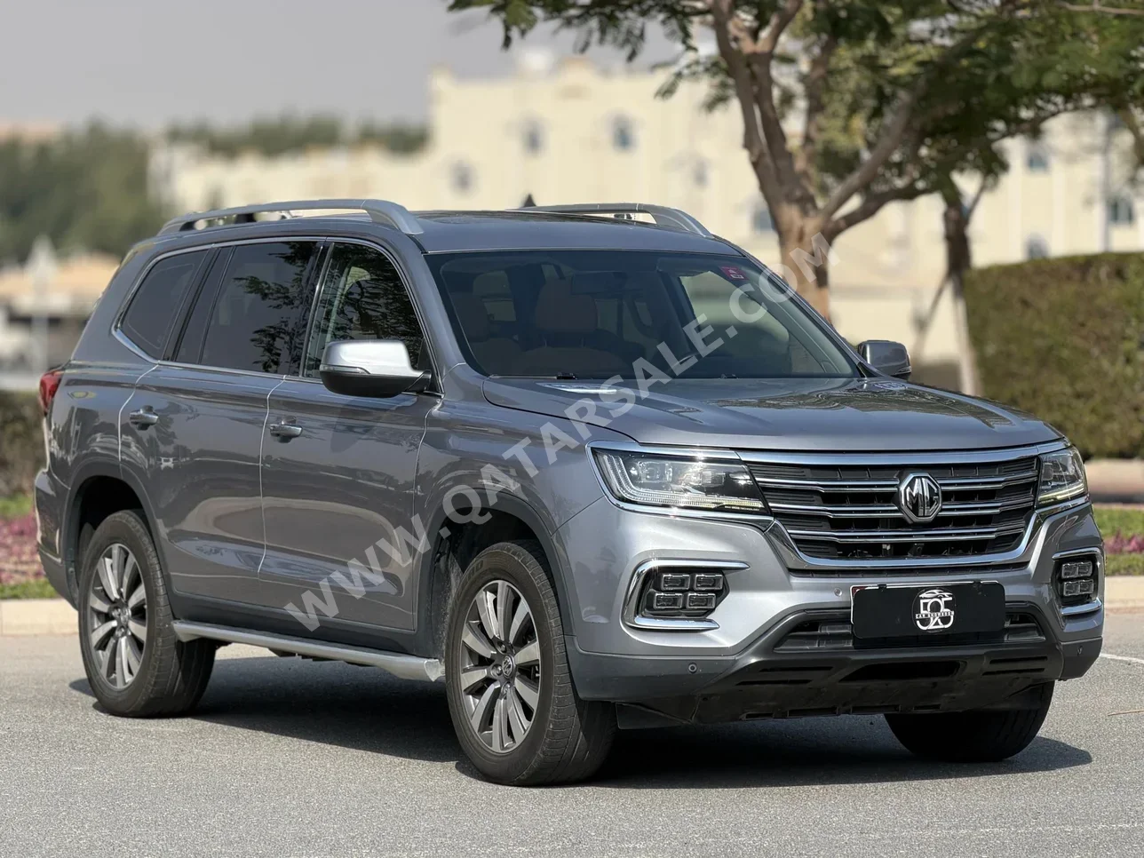 ام جي ار اكس8 2022 اوتوماتيك 81,000 كم 4 سلندر دفع رباعي اس يو في رمادي