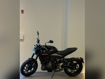 تريمف  ترايدنت 660 -  2025 - اللون اسود -  الضمان