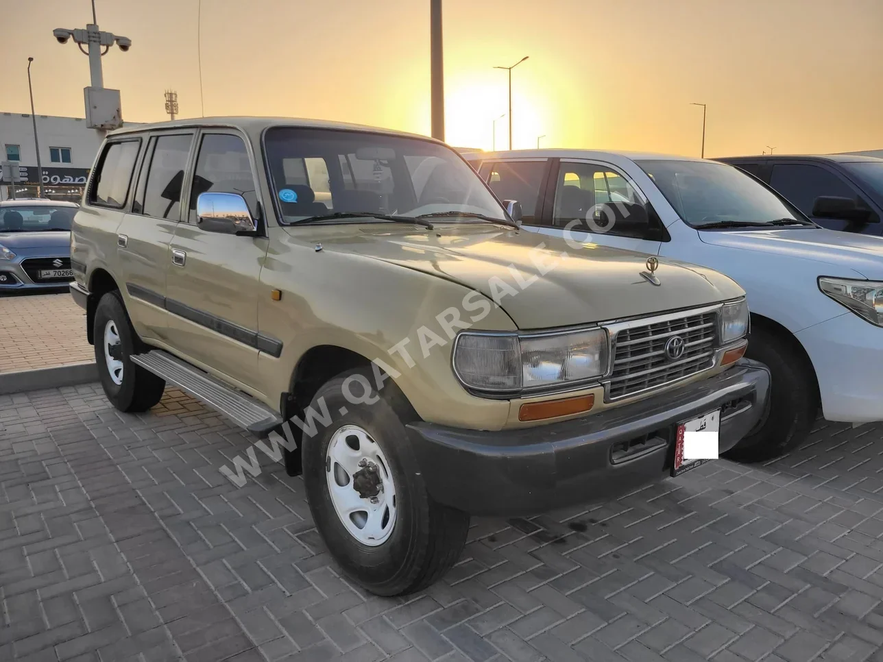 تويوتا  لاند كروزر  في اكس  1995  عادي  420,000 كم  6 سلندر  دفع رباعي  اس يو في  بيج