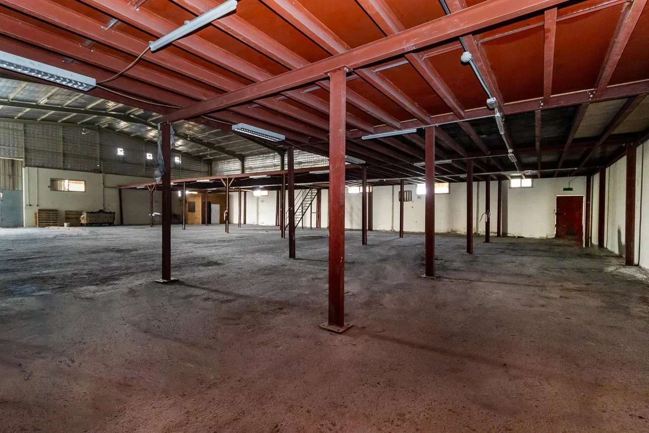 Warehouses & Stores - Al Rayyan  - Industrial Area  -Area Size: 800 Square Meter