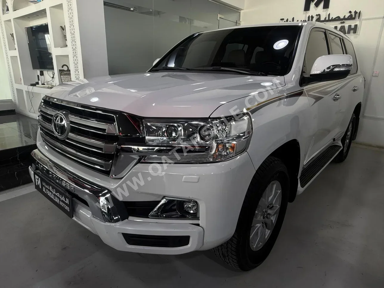 Toyota  Land Cruiser  GXR  2018  Automatic  146,000 Km  8 Cylinder  Four Wheel Drive (4WD)  SUV  White
