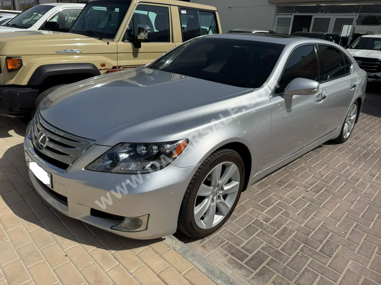 لكزس  ال اس  600 اج ال  2010  اوتوماتيك  137,000 كم  8 سلندر  دفع خلفي  سيدان  فضي