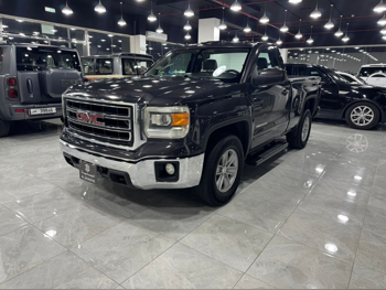 GMC  Sierra  SLE  2014  Automatic  229,000 Km  8 Cylinder  Rear Wheel Drive (RWD)  Pick Up  Gray