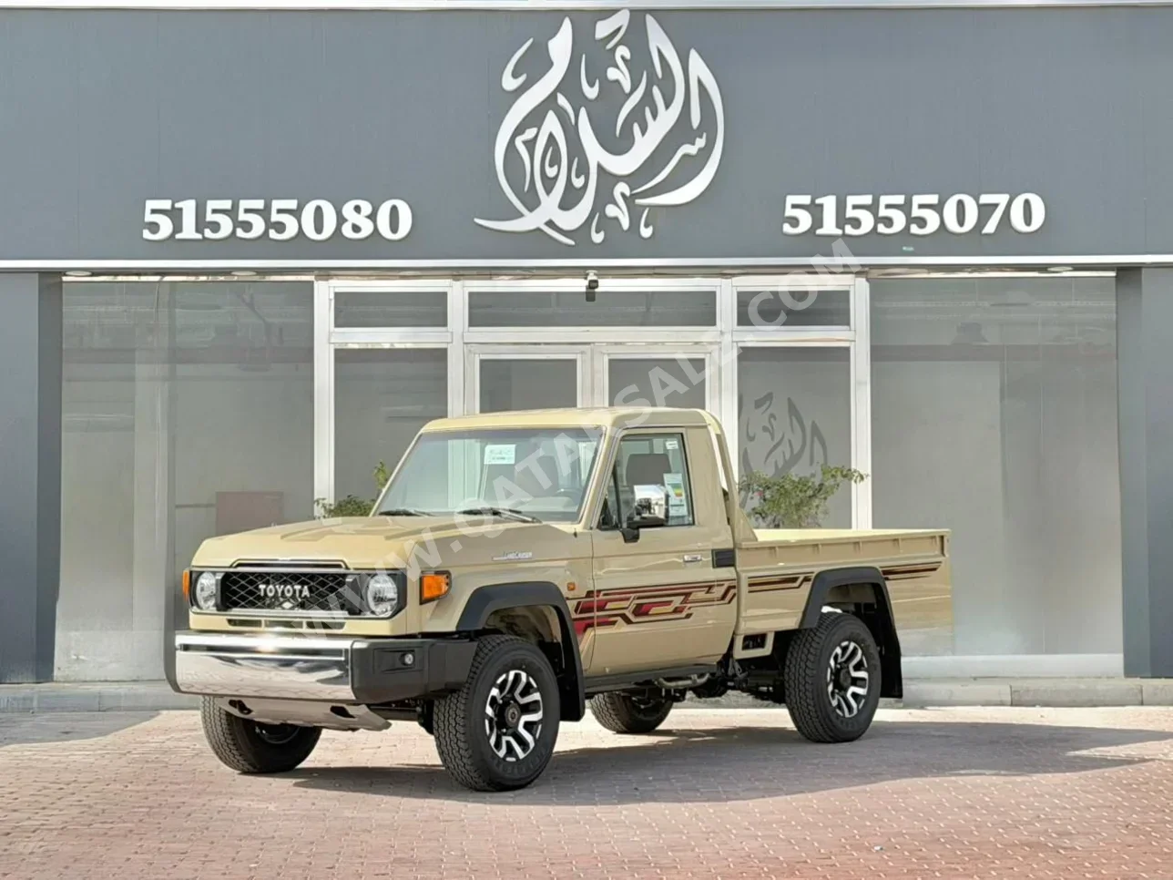 تويوتا  لاند كروزر  ال اكس  2025  عادي  0 كم  6 سلندر  دفع رباعي  بيكب  بيج  تحت الضمان