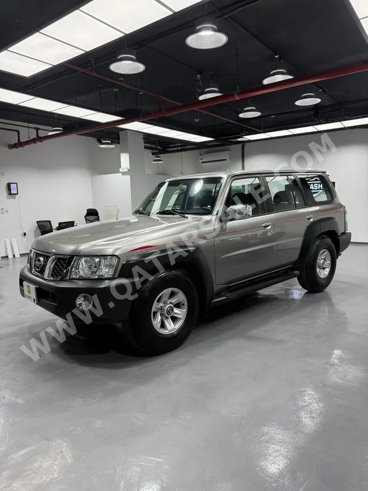 Nissan  Patrol  Safari  2009  Manual  271,375 Km  6 Cylinder  Four Wheel Drive (4WD)  SUV  Gray