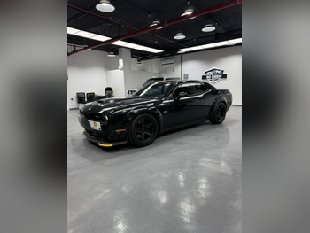 Dodge  Challenger  SRT  2015  Automatic  171,888 Km  8 Cylinder  Rear Wheel Drive (RWD)  Coupe / Sport  Black