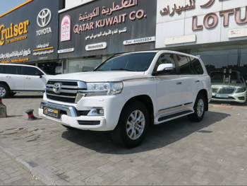 Toyota  Land Cruiser  GXR  2019  Automatic  252,000 Km  8 Cylinder  Four Wheel Drive (4WD)  SUV  White