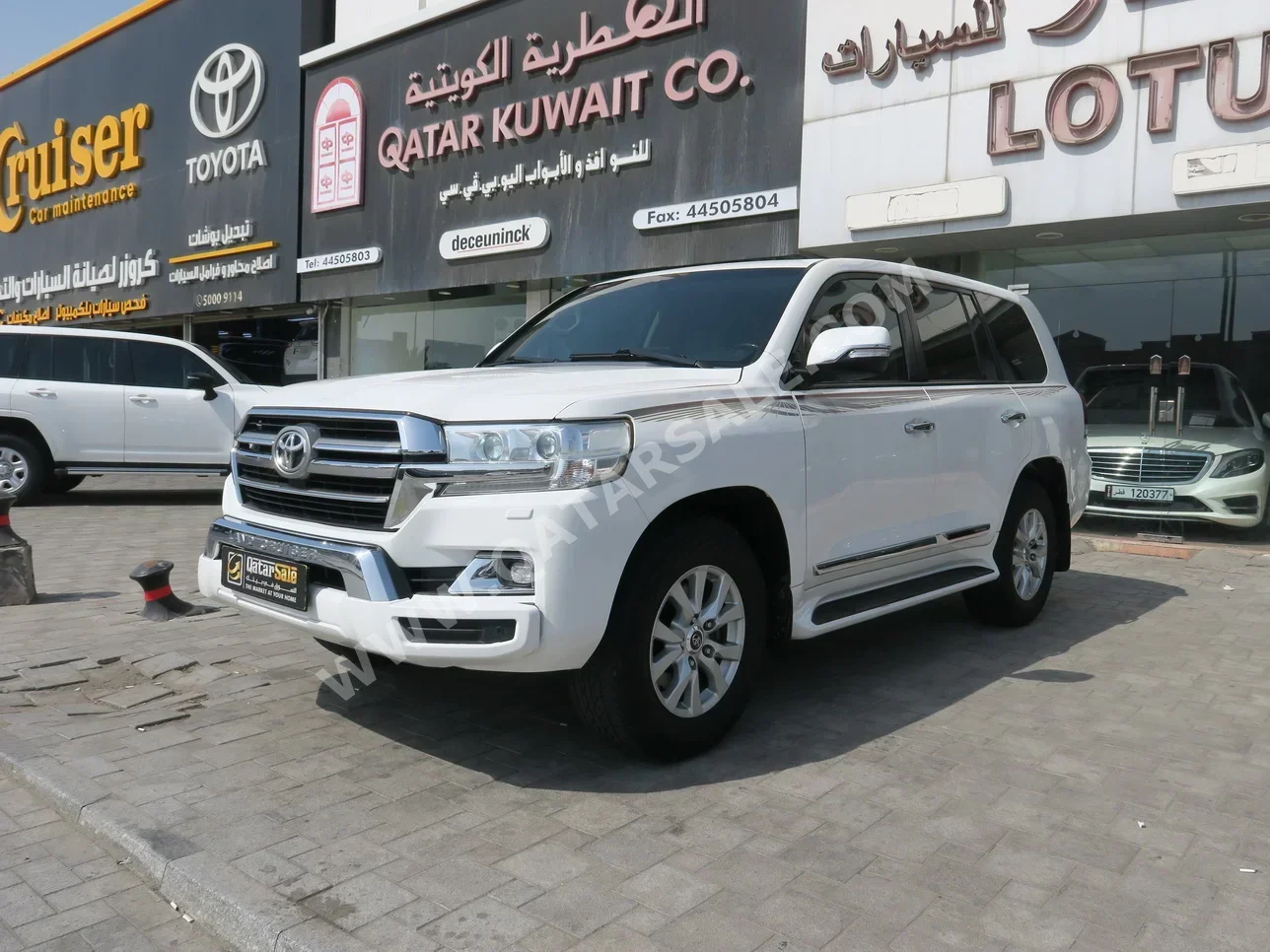 Toyota  Land Cruiser  GXR  2019  Automatic  252,000 Km  8 Cylinder  Four Wheel Drive (4WD)  SUV  White