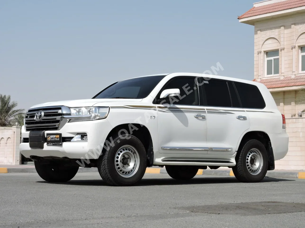 تويوتا لاند كروزر في اكس ار 2016 اوتوماتيك 272,000 كم 8 سلندر دفع رباعي اس يو في أبيض