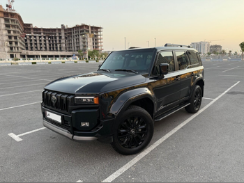 تويوتا  برادو  في اكس  2025  اوتوماتيك  8,500 كم  4 سلندر  دفع رباعي  اس يو في  أسود  تحت الضمان