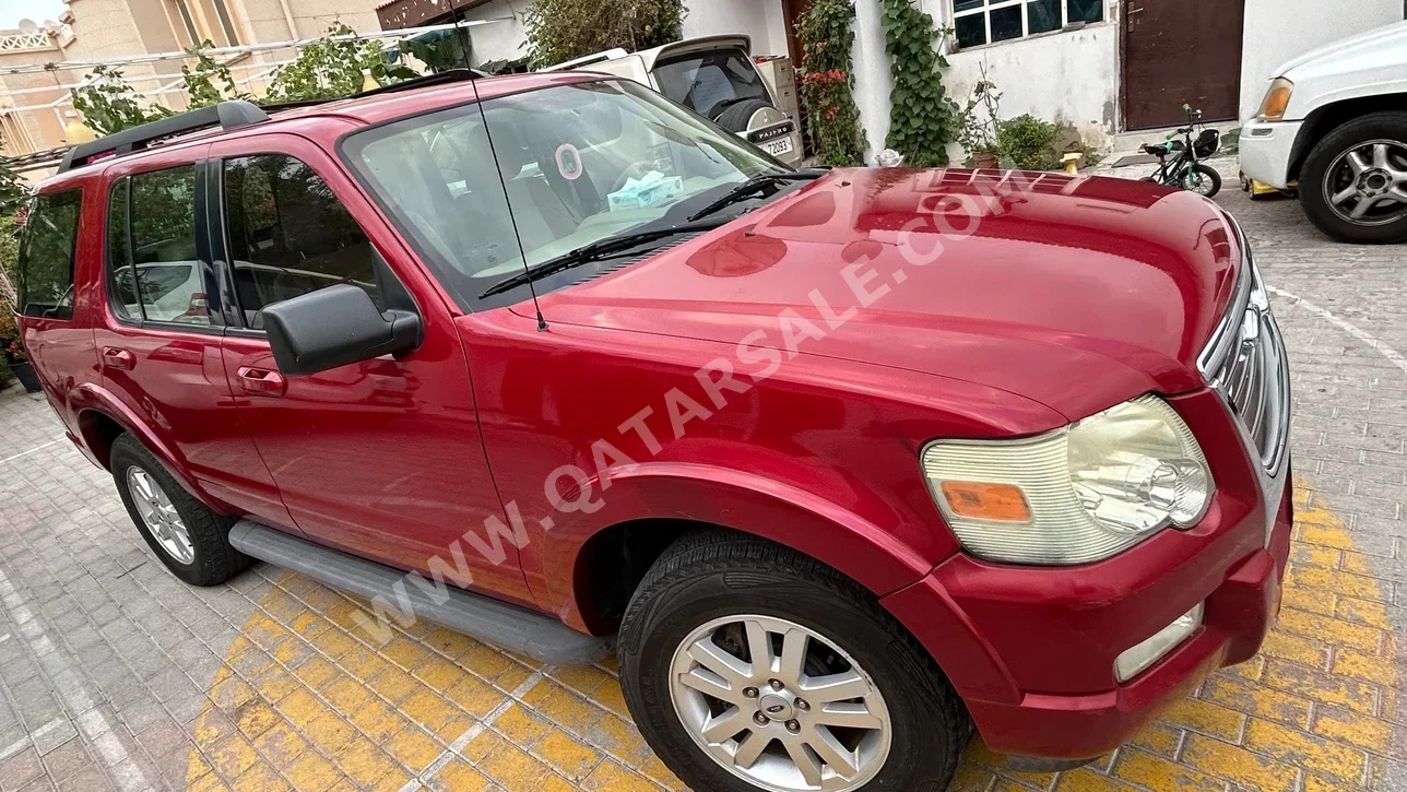 Ford  Explorer  XLT  2010  Automatic  143,000 Km  6 Cylinder  Four Wheel Drive (4WD)  SUV  Maroon
